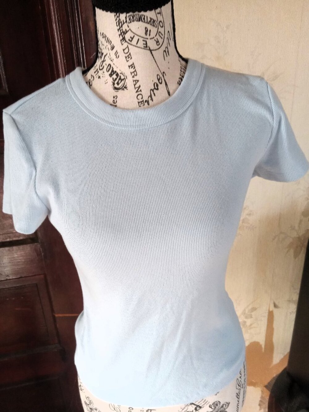 Old Navy Women's Light Blue Short Sleeve Fitted Ribbed Tee - Crew Neck - Small